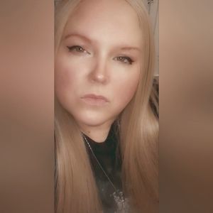 Meet your Posher, Corina